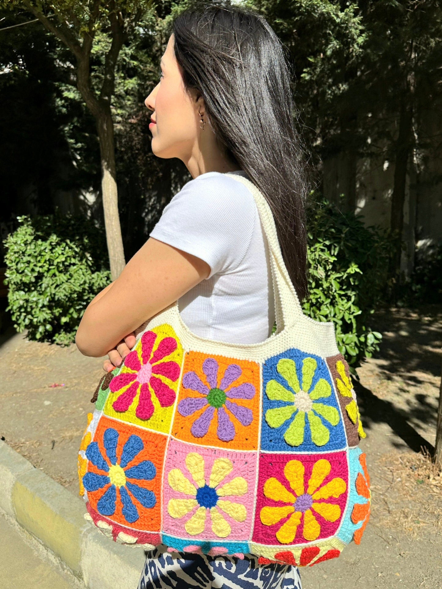 Granny Square Bag Daisy: Aesthetic Spring Style , Crochet Handmade Tote Bag, Custom Hobo Bag