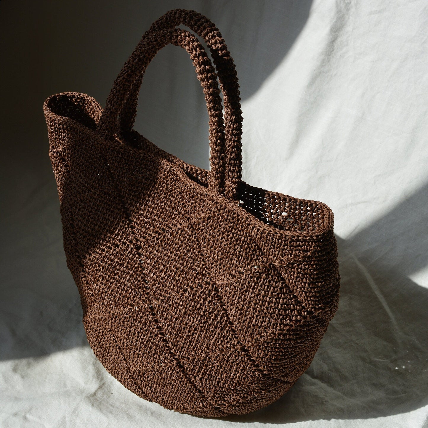 Crochet Raffia Tote Bag for Summer, Brown Lightweight Beach Shoulder Bag, Straw Shoulder Bag, Handcrafted Stylish Tote Bag, Handmade Gifts