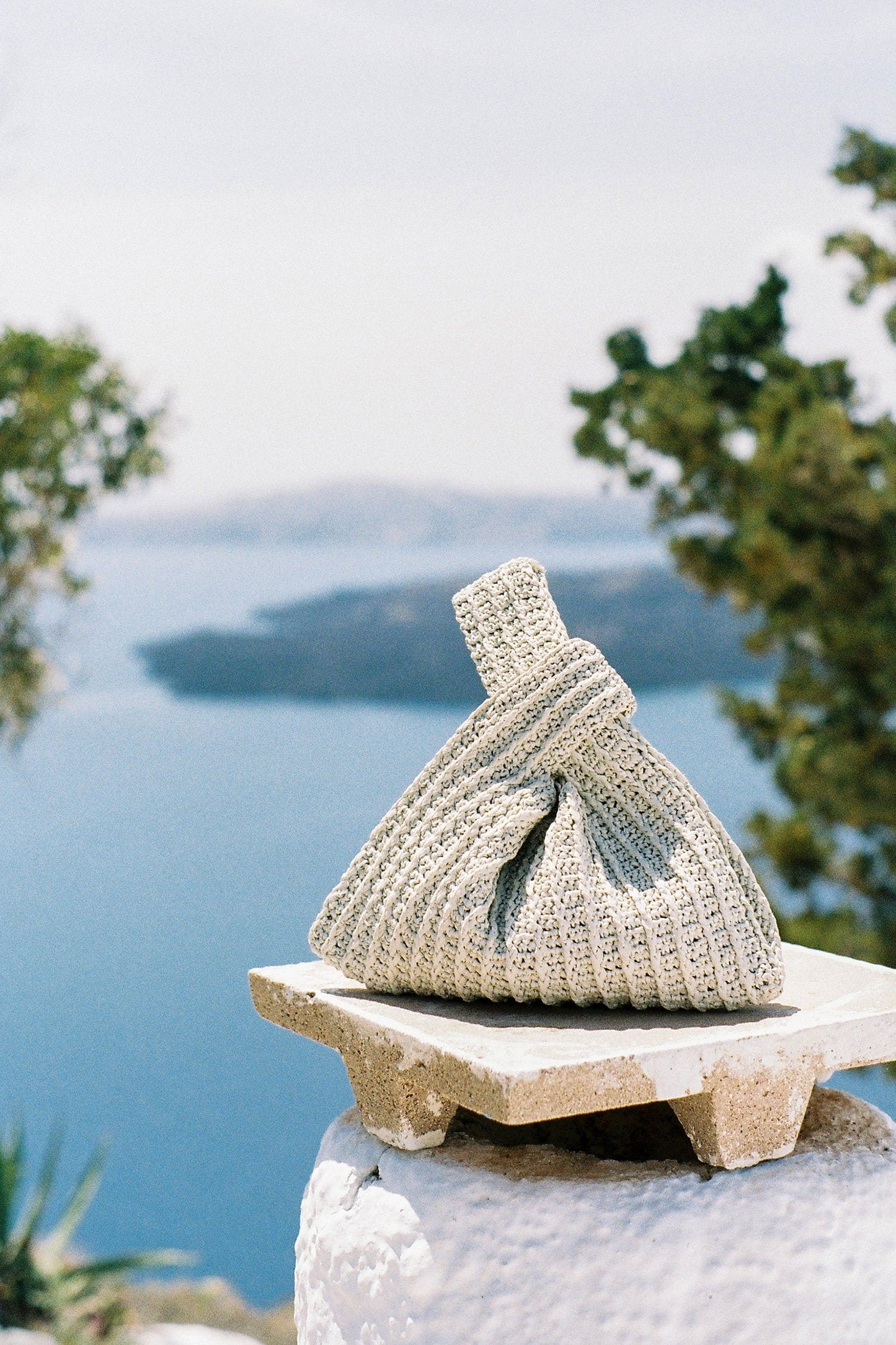 Raffia Knot Bag in Tan, Crochet Raffia Handbag, Summer Wrist Bag, Minimal Straw Bag, Handcrafted Pouch Purse — The Raffia Knot Bag
