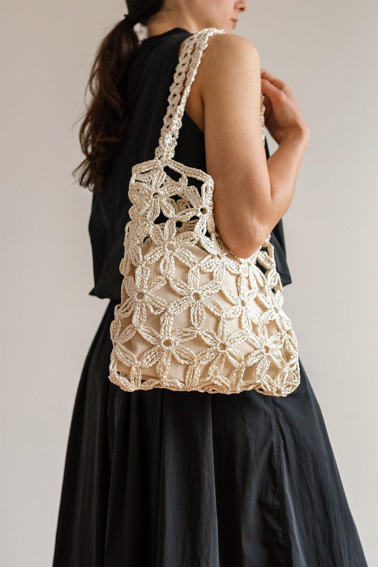 Flower Crochet Raffia Tote Bag in Seashell, Summer Tote Bag, Straw Mesh Bag, Handcrafted Tote, Crochet Handbag — Jasmine Raffia Tote