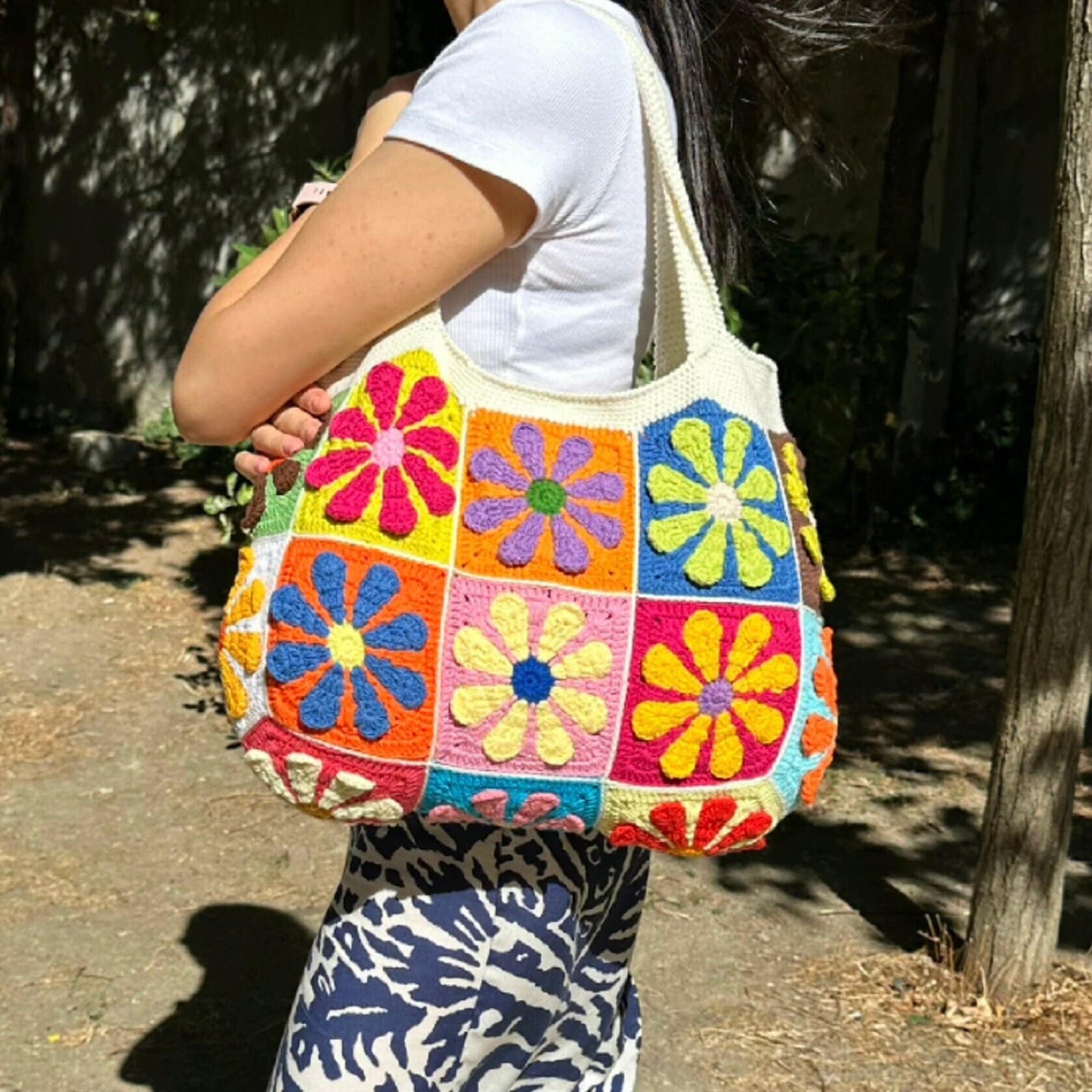 Granny Square Bag Daisy: Aesthetic Spring Style , Crochet Handmade Tote Bag, Custom Hobo Bag