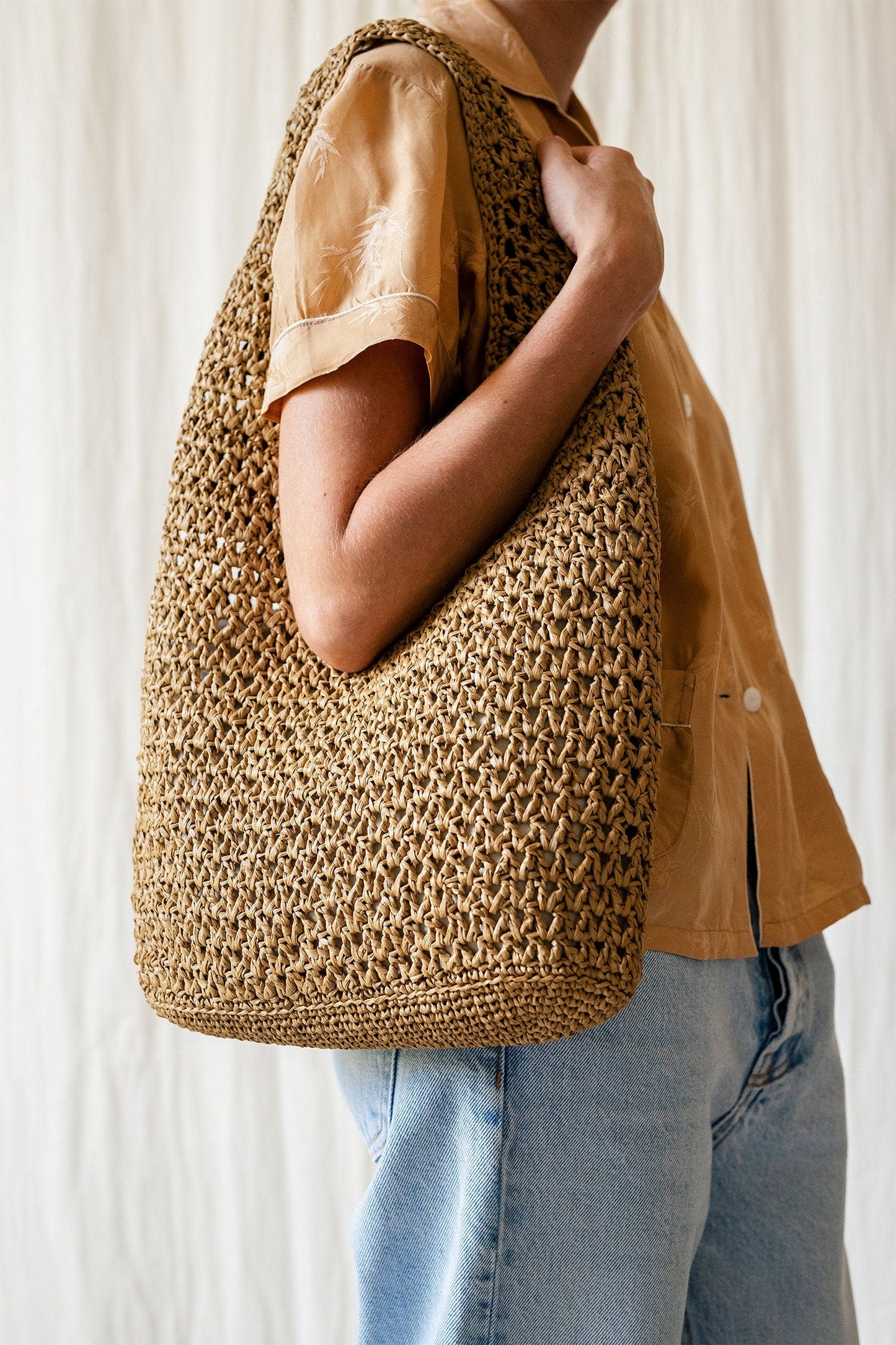 Crochet Raffia Tote in Tan, Summer Tote Bag, Straw Mesh Bag, Lightweight Tote, Crochet Shoulder Bag, One Handle Bag — The Daphne Tote