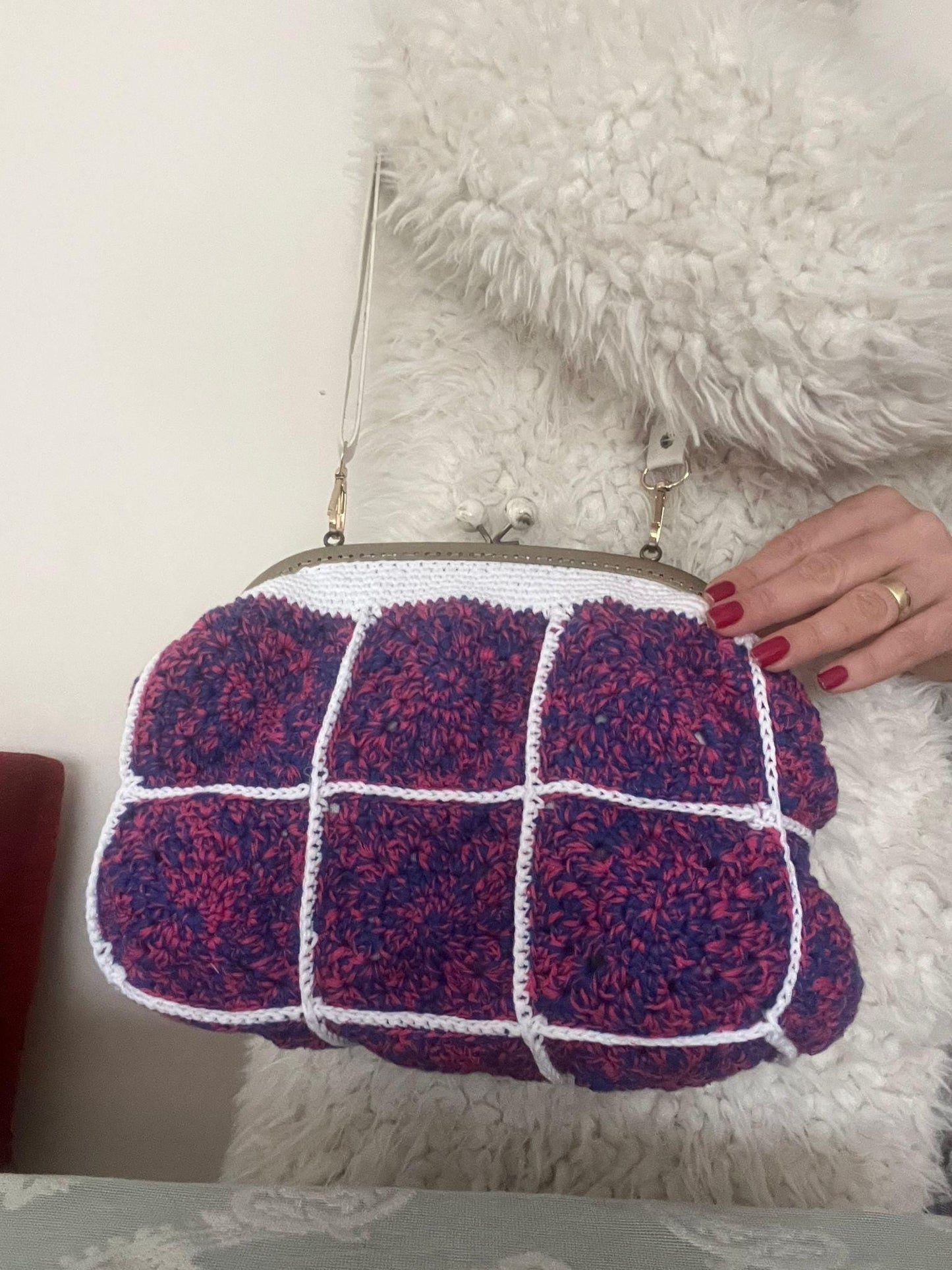 Crochet Kiss Lock Bag: Handmade Vintage Style Purse