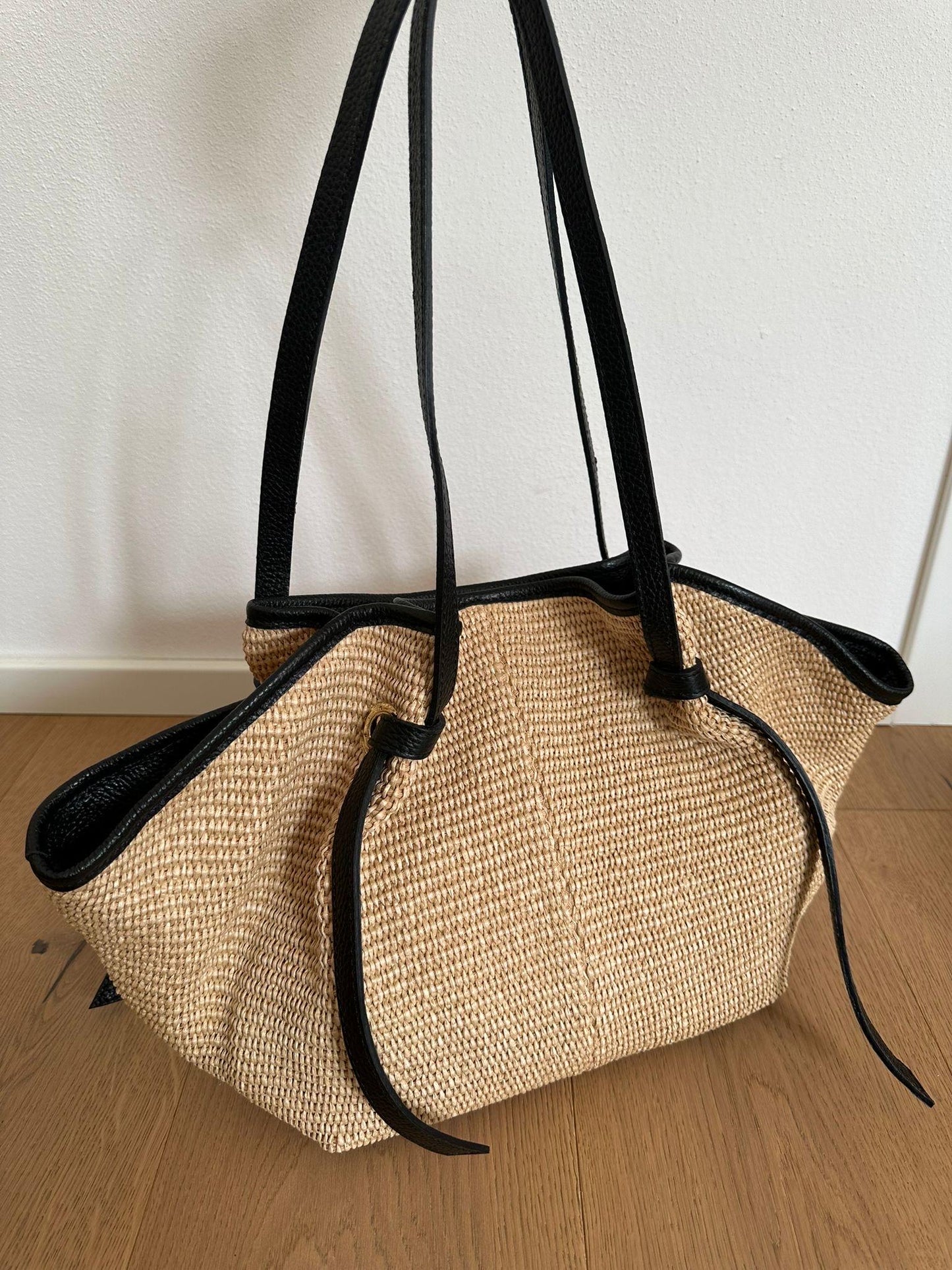 Shoulder tote bag in genuine leather and raffia, Italian tote bag, made in Italy bag, summer raffia straw bag, Italian leder pockets, luxury gift