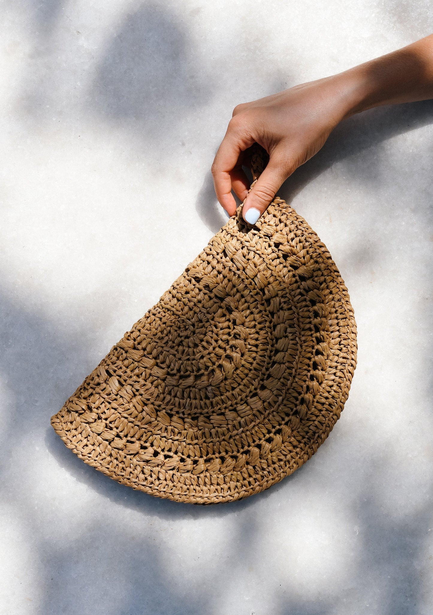 Crochet Raffia Clutch, Half Moon Clutch, Straw Wristlet Purse, Minimal Boho Clutch, Raffia Handbag, Crochet Summer Bag — Raffia Moon Clutch