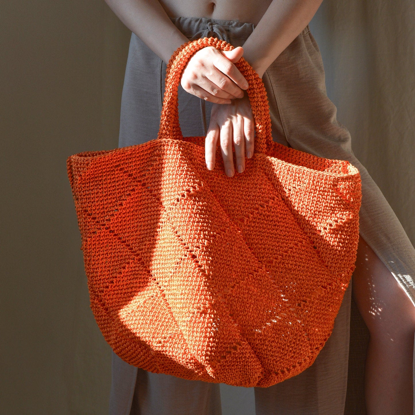 Crochet Raffia Tote Bag for Summer, Brown Lightweight Beach Shoulder Bag, Straw Shoulder Bag, Handcrafted Stylish Tote Bag, Handmade Gifts