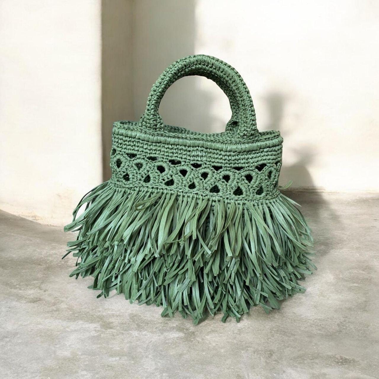 Raffia fringe bag, boho-style crocheted handbag, summer evening bag, woven handbag, women's festival bag, green tote bag as a gift