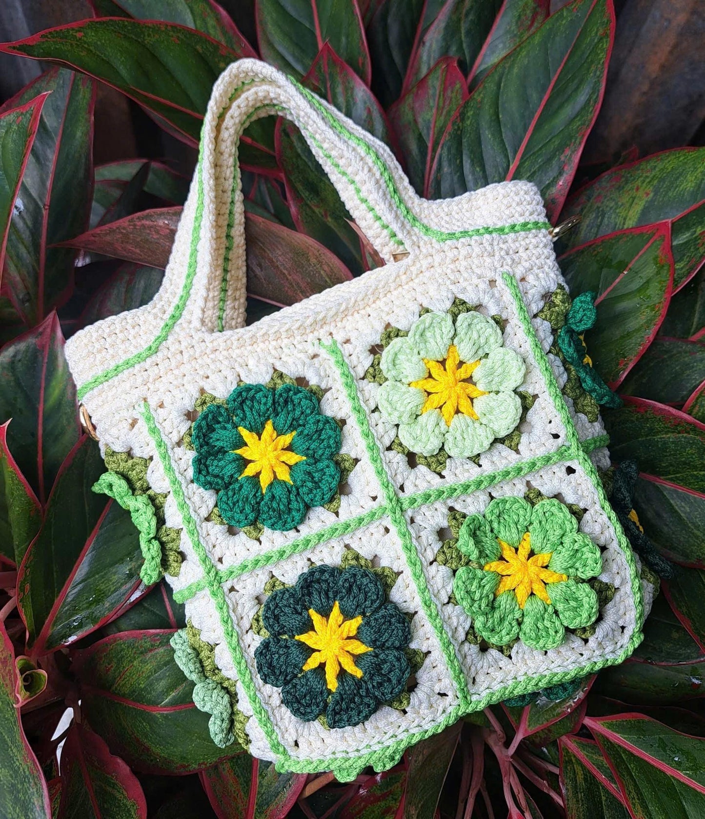 Crossbody flower bag, Crochet Granny square bag, small floral handbag, pink purple yellow flower bag, 20cmx20cm bag, Xmas Christmas gift