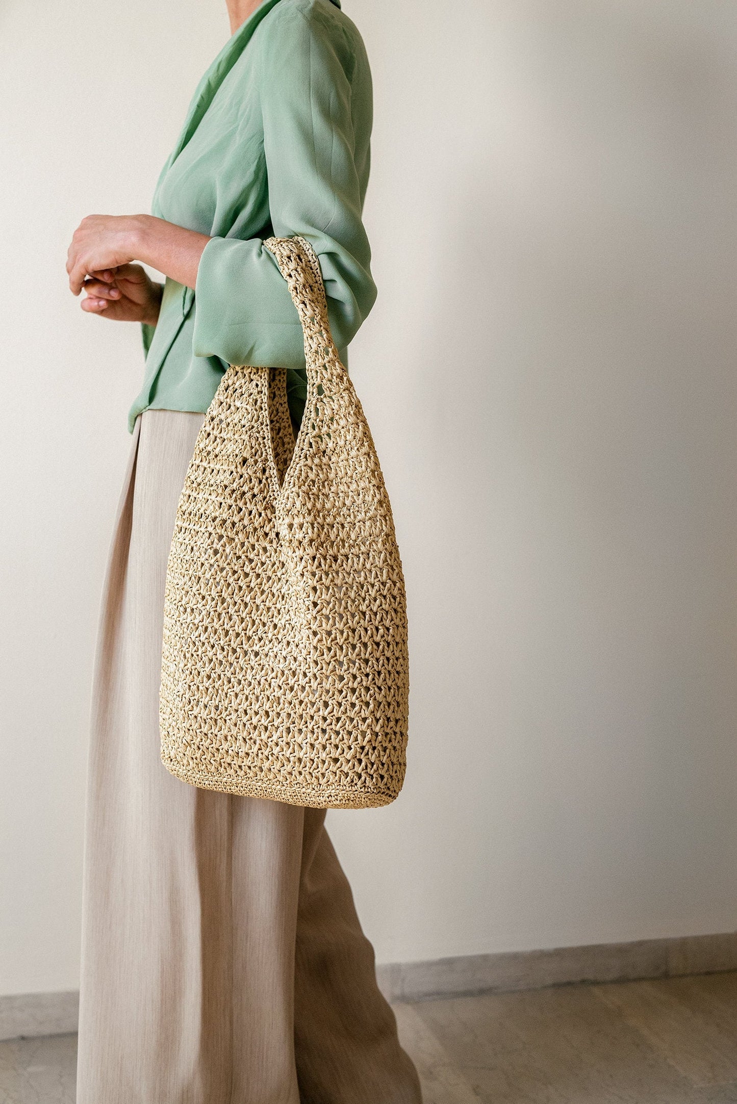 Crochet Raffia Tote in Tan, Summer Tote Bag, Straw Mesh Bag, Lightweight Tote, Crochet Shoulder Bag, One Handle Bag — The Daphne Tote