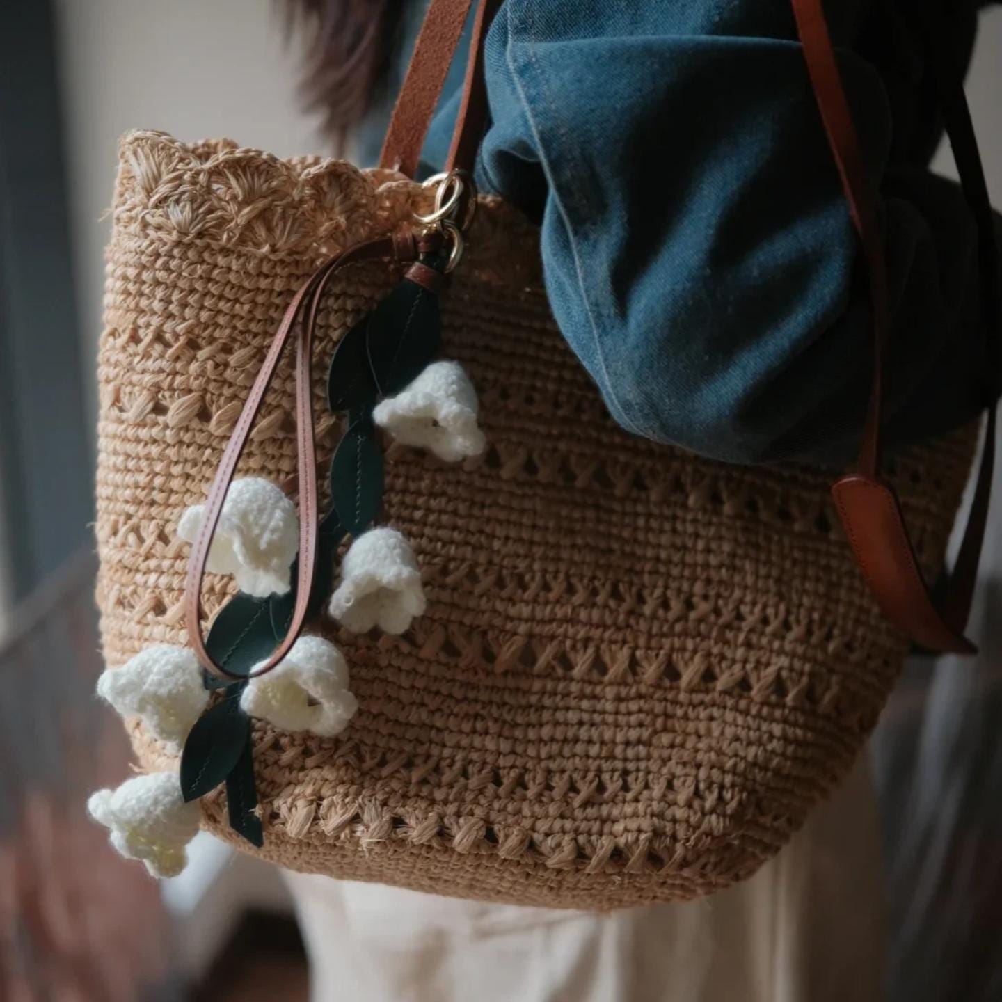 Handmade Raffia Tote Bag with Leather Lily of the Valley Charm Set, Crochet Beach Bag with Lining, Boho Purse Gift for Her