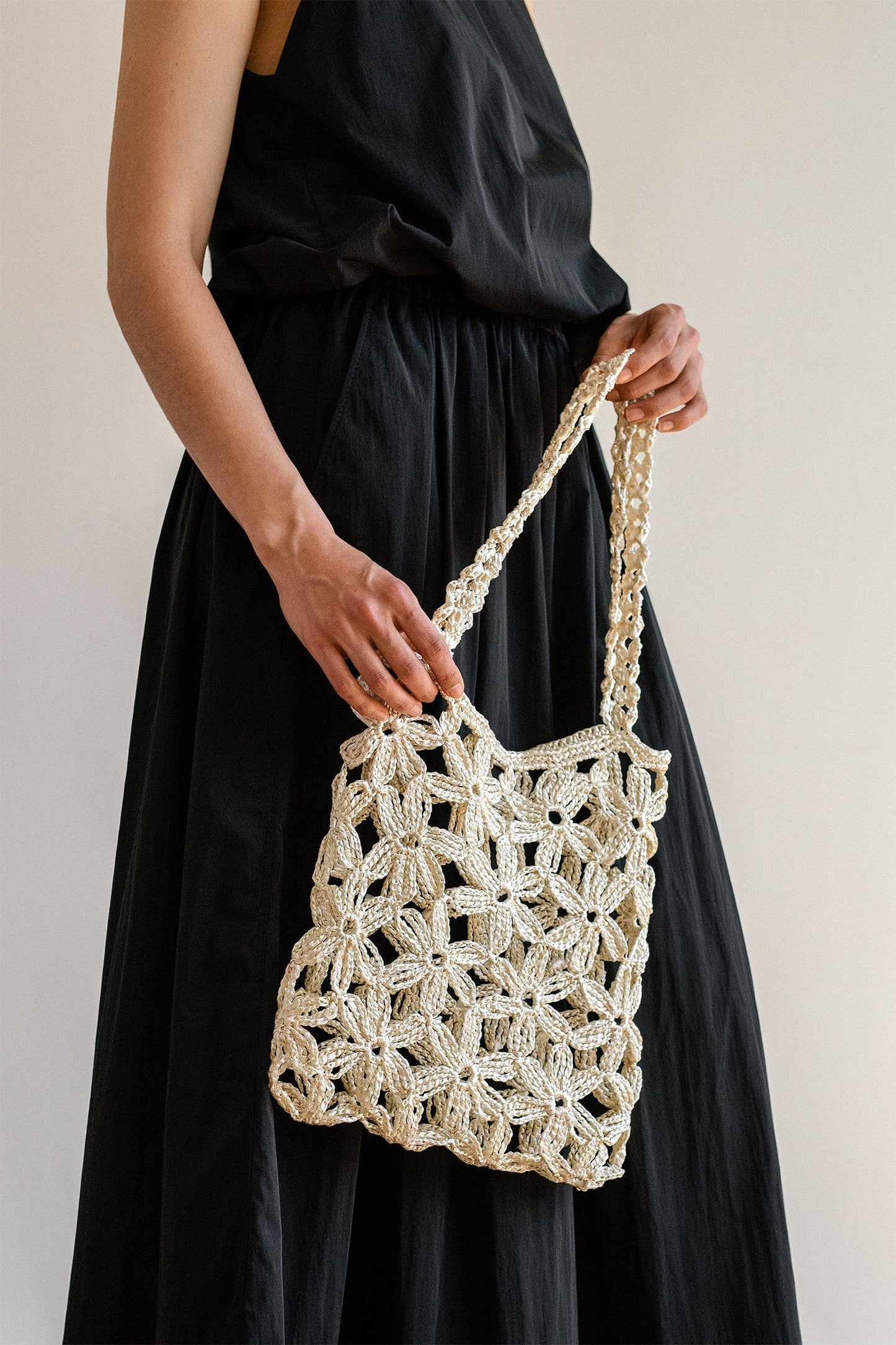 Flower Crochet Raffia Tote Bag in Seashell, Summer Tote Bag, Straw Mesh Bag, Handcrafted Tote, Crochet Handbag — Jasmine Raffia Tote