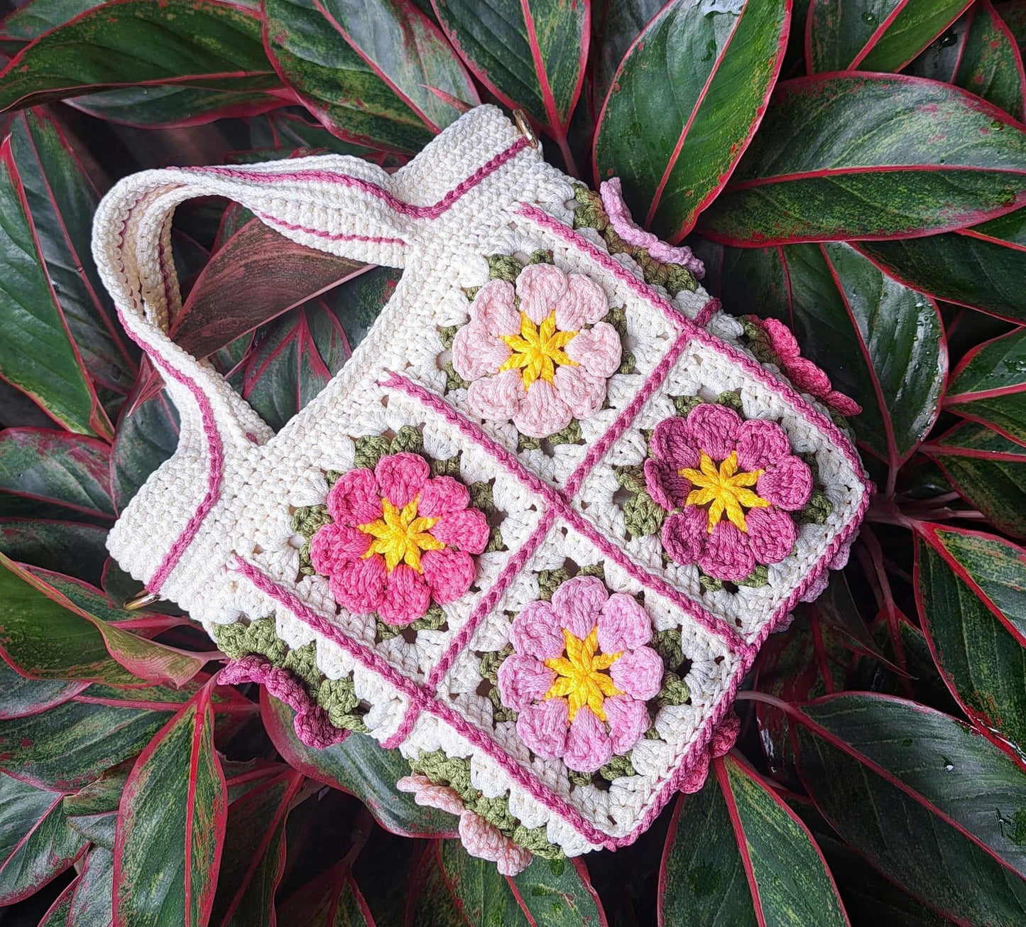 Crossbody flower bag, Crochet Granny square bag, small floral handbag, pink purple yellow flower bag, 20cmx20cm bag, Xmas Christmas gift