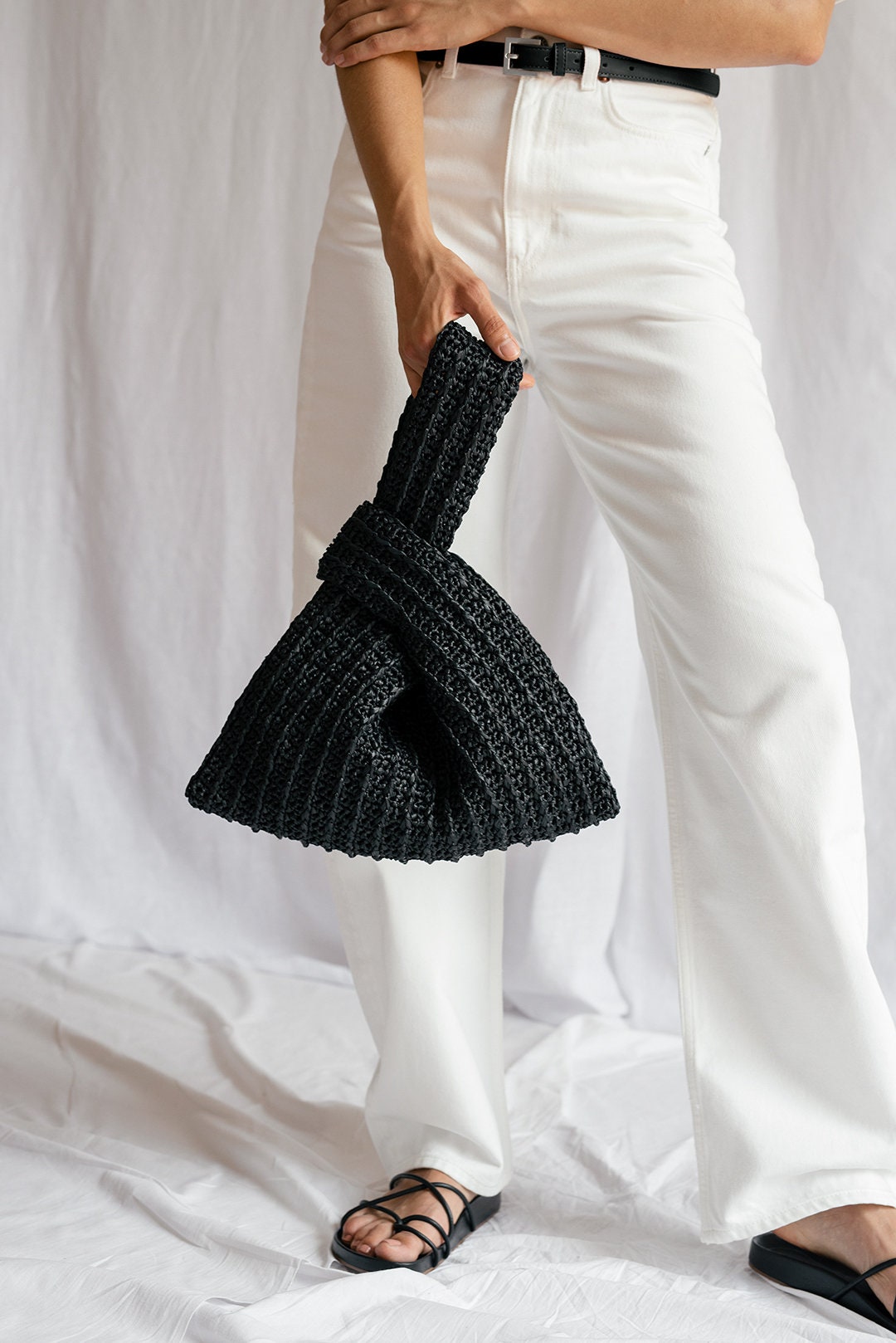 Raffia Knot Bag in Tan, Crochet Raffia Handbag, Summer Wrist Bag, Minimal Straw Bag, Handcrafted Pouch Purse — The Raffia Knot Bag