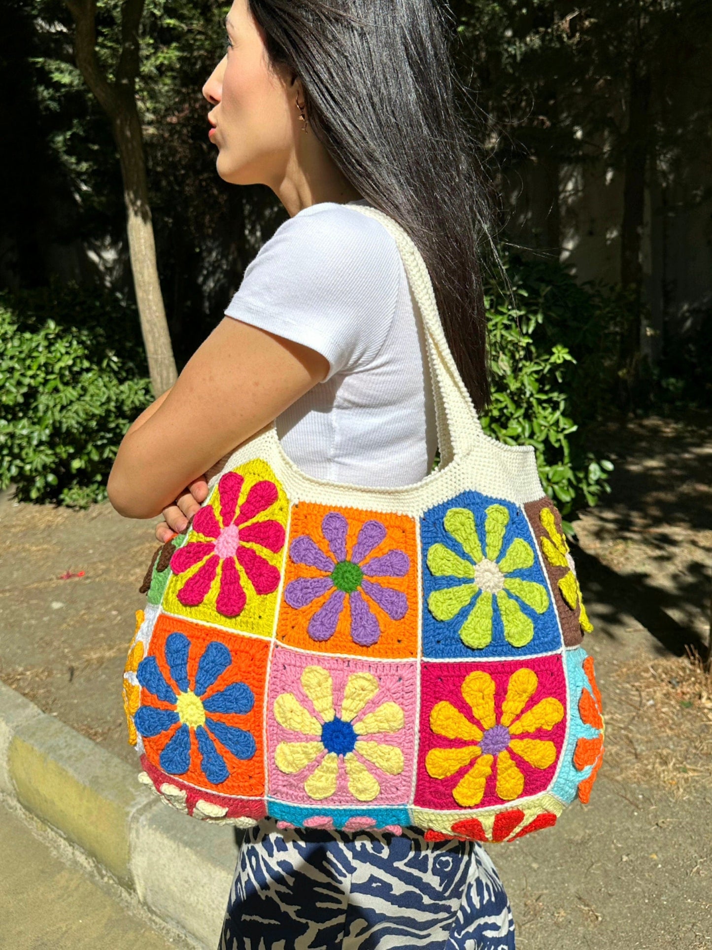 Granny Square Bag Daisy: Aesthetic Spring Style , Crochet Handmade Tote Bag, Custom Hobo Bag