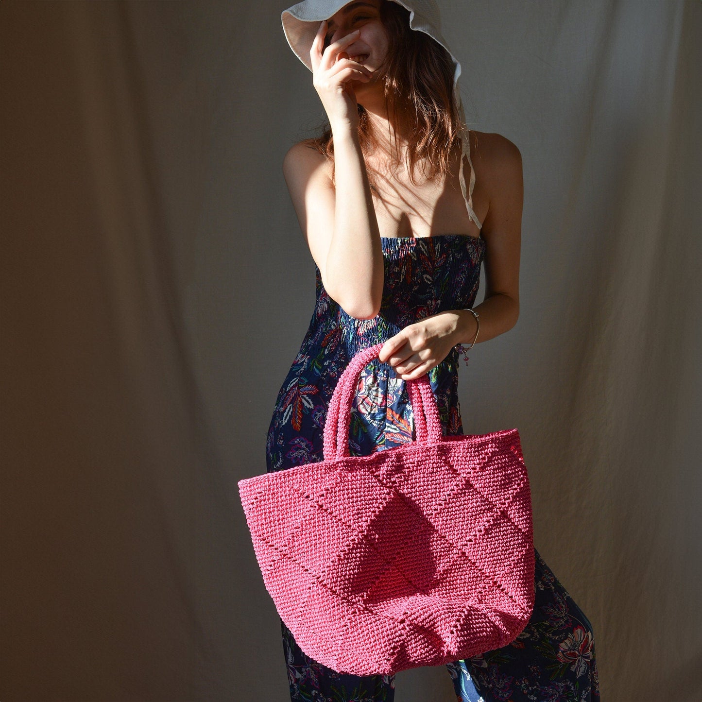 Crochet Raffia Tote Bag for Summer, Brown Lightweight Beach Shoulder Bag, Straw Shoulder Bag, Handcrafted Stylish Tote Bag, Handmade Gifts