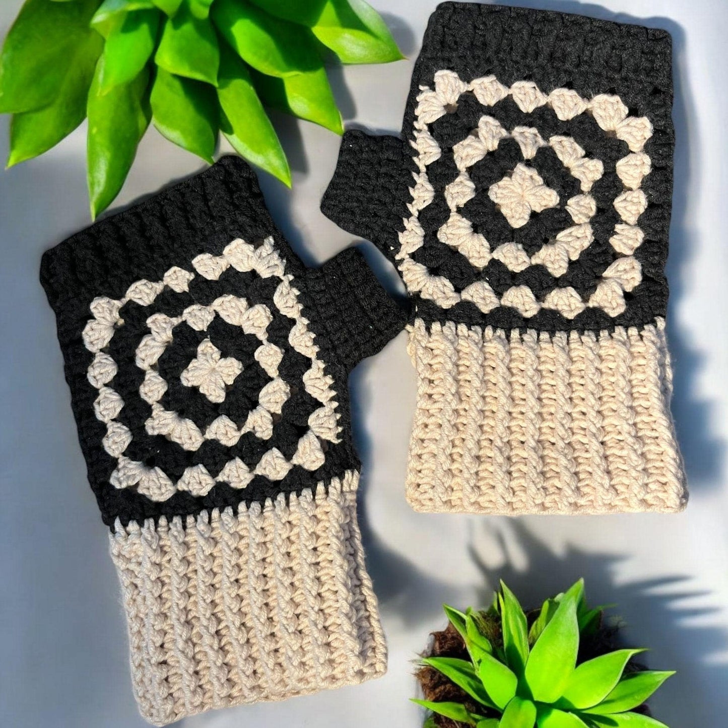 Black &amp; Cream Crochet Tote Bag with Leather Handles