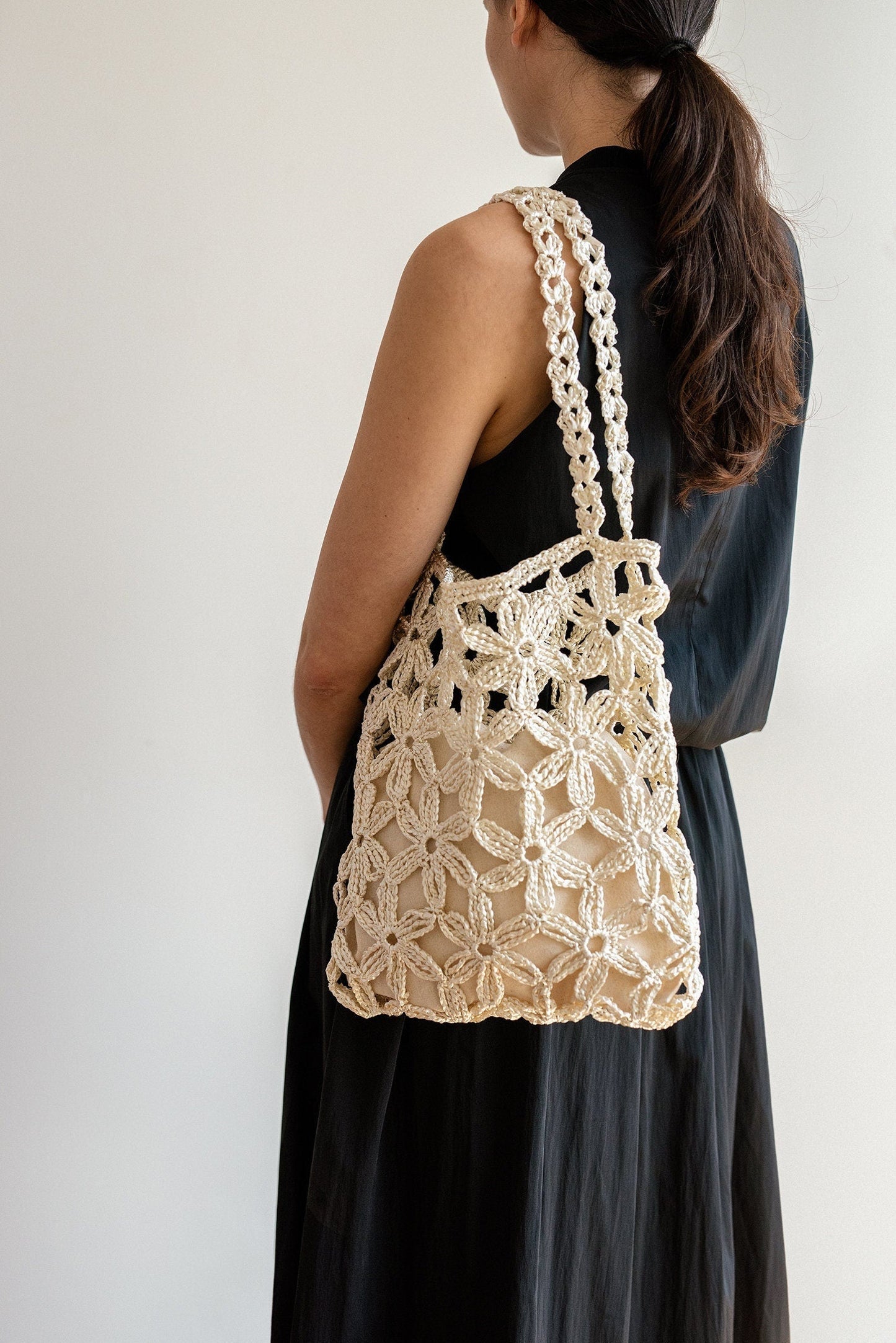 Flower Crochet Raffia Tote Bag in Seashell, Summer Tote Bag, Straw Mesh Bag, Handcrafted Tote, Crochet Handbag — Jasmine Raffia Tote