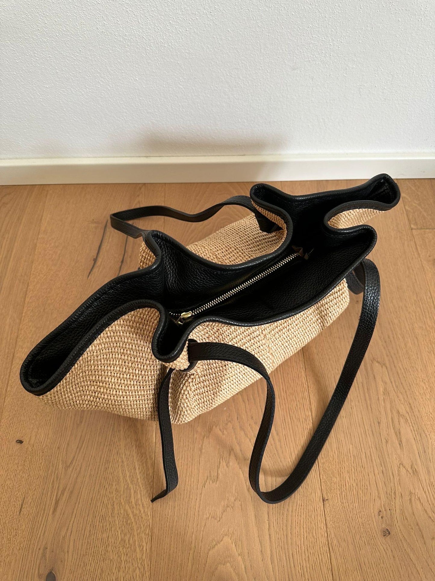 Shoulder tote bag in genuine leather and raffia, Italian tote bag, made in Italy bag, summer raffia straw bag, Italian leder pockets, luxury gift