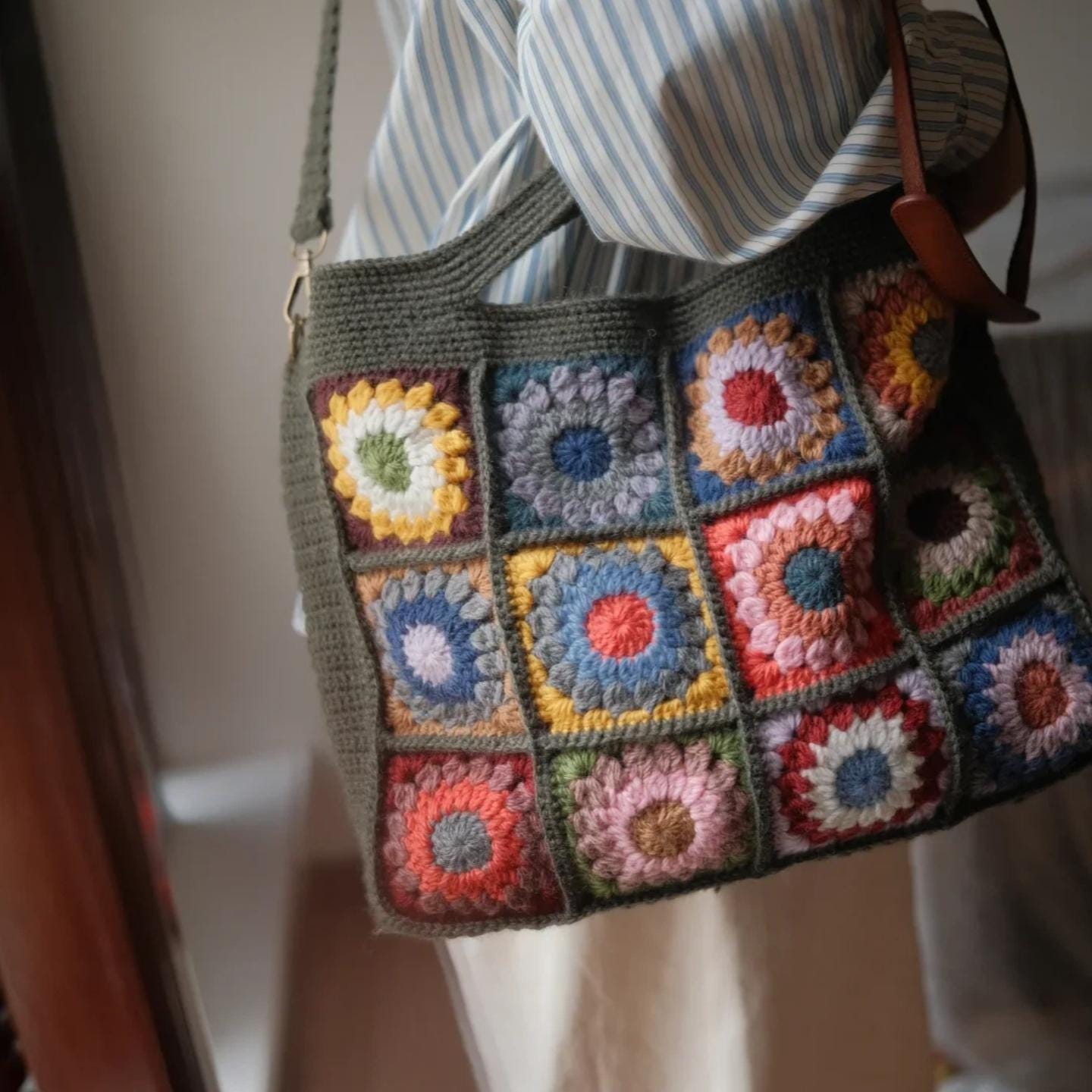 Handmade With 100% Premium Wool Crochet Tote Bag, 3D Granny Square Purse, Boho Shoulder Bag with Cotton Lining &amp; YKK Zipper, Gift for Her