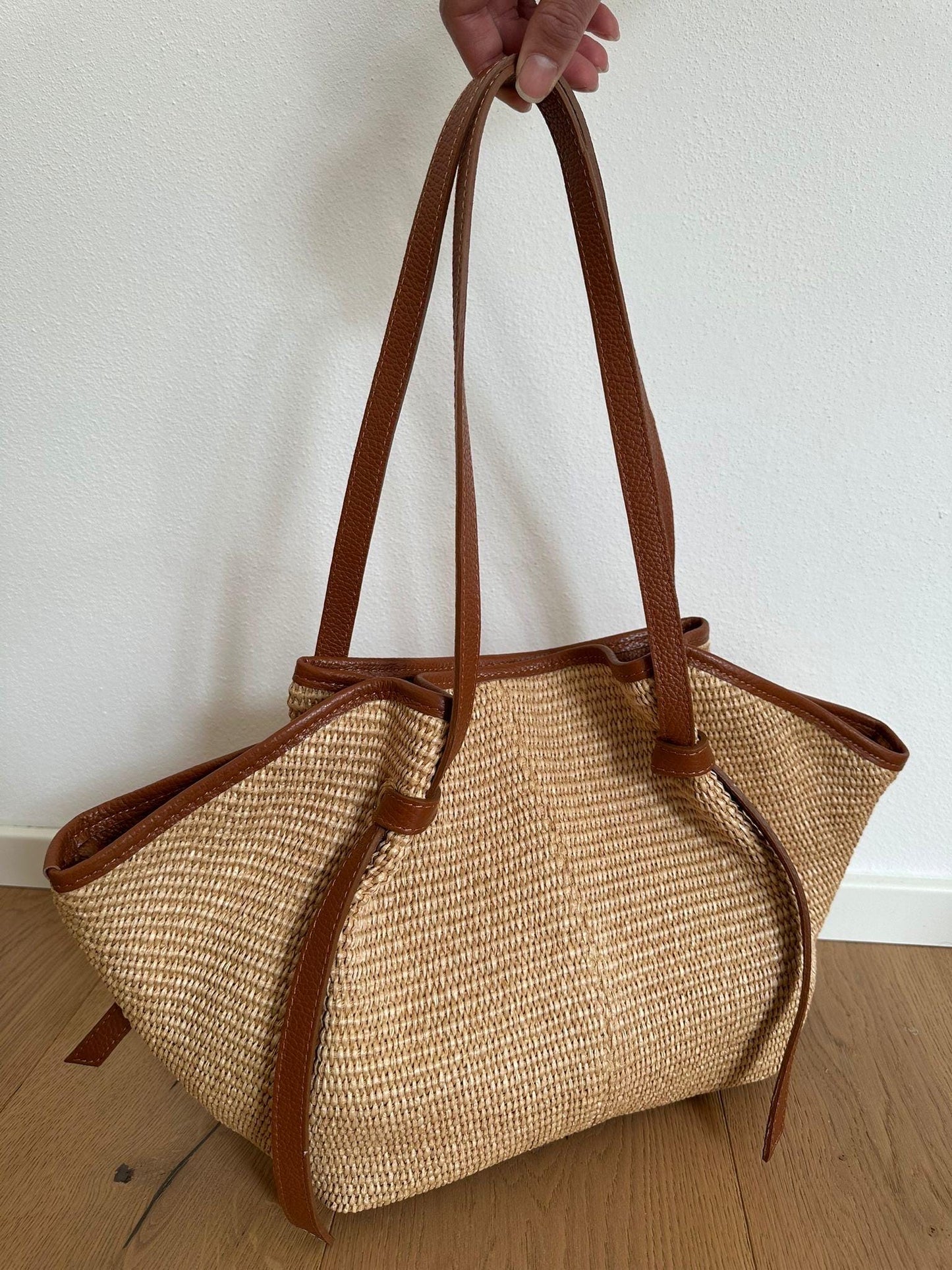 Shoulder tote bag in genuine leather and raffia, Italian tote bag, made in Italy bag, summer raffia straw bag, Italian leder pockets, luxury gift
