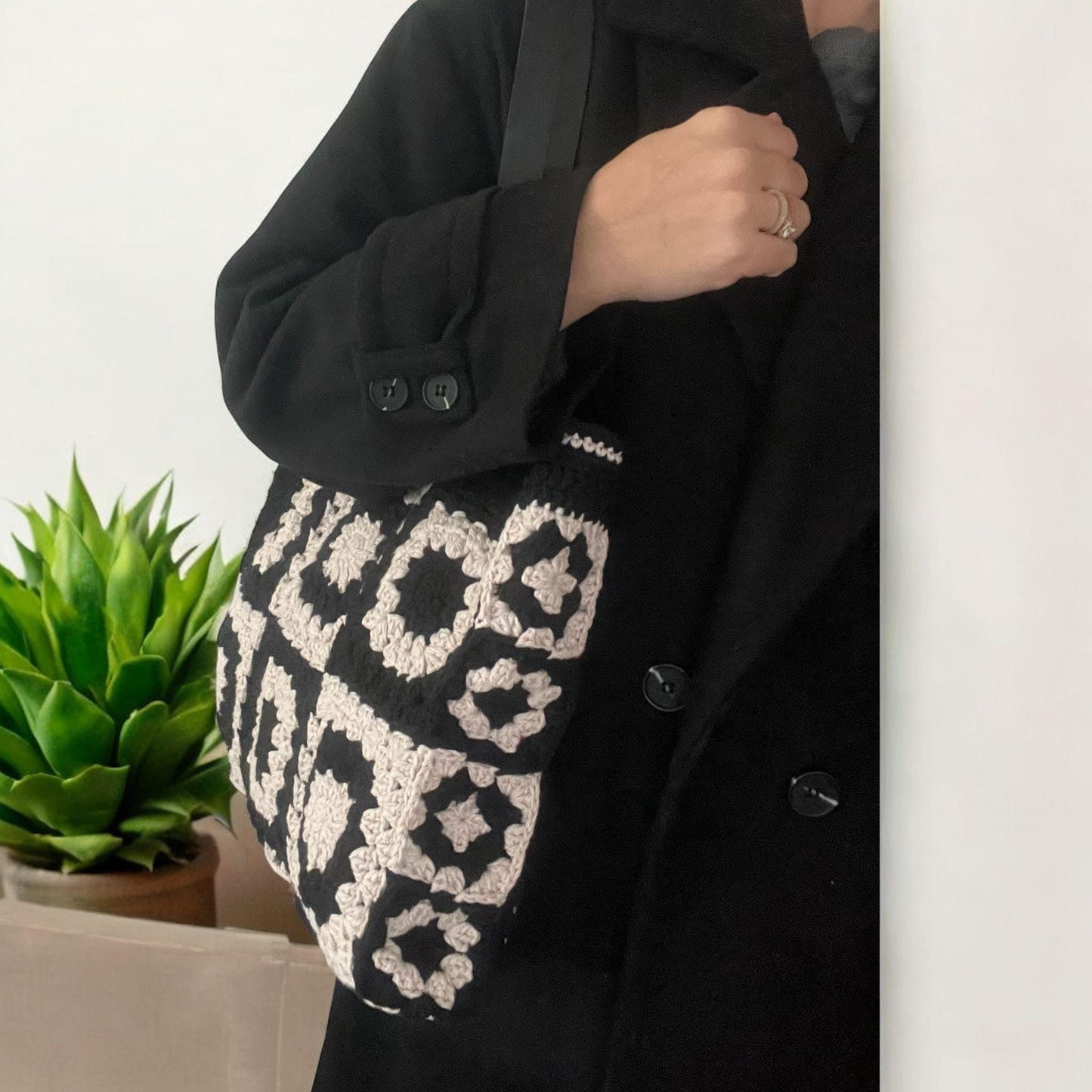 Black &amp; Cream Crochet Tote Bag with Leather Handles