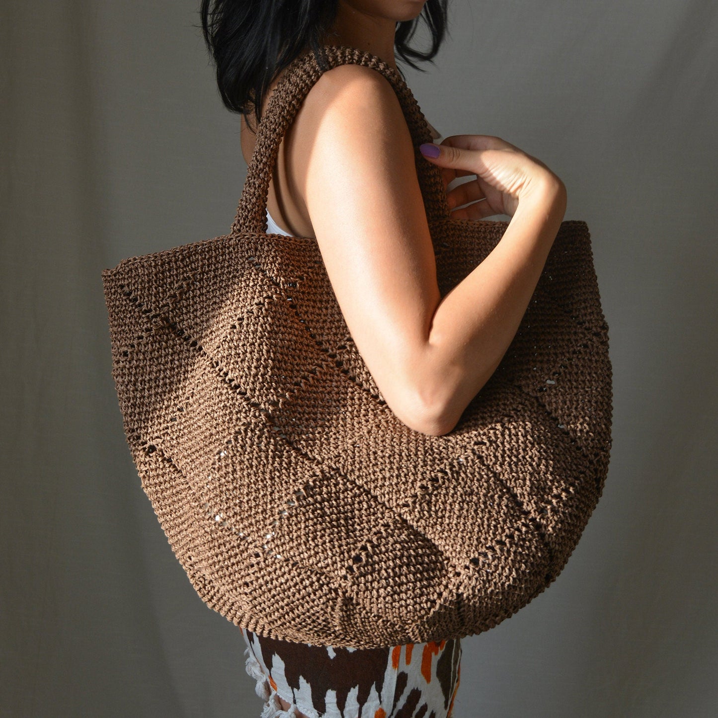 Crochet Raffia Tote Bag for Summer, Brown Lightweight Beach Shoulder Bag, Straw Shoulder Bag, Handcrafted Stylish Tote Bag, Handmade Gifts