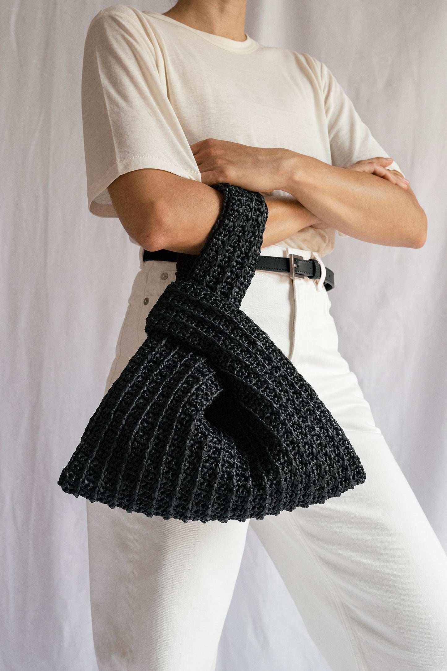 Raffia Knot Bag in Tan, Crochet Raffia Handbag, Summer Wrist Bag, Minimal Straw Bag, Handcrafted Pouch Purse — The Raffia Knot Bag